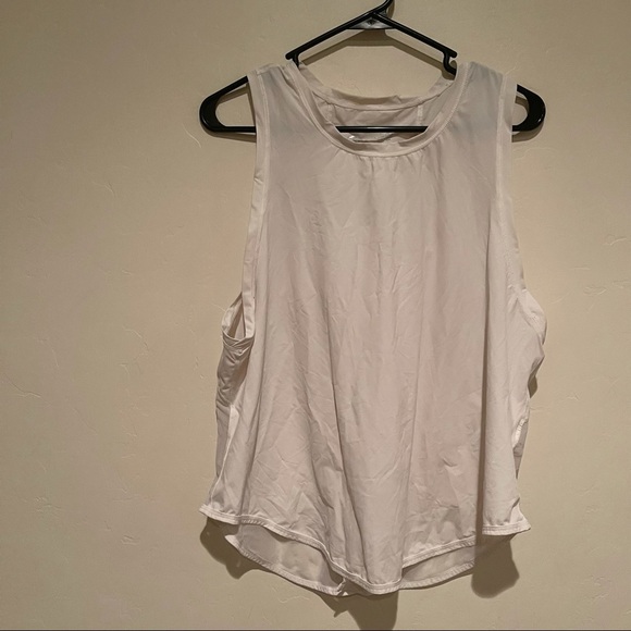 Zyia panel split back mesh tank - Picture 5 of 10